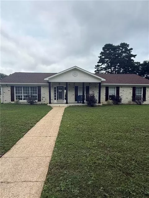 6208 Pine Needle Dr S, Mobile, AL 36609