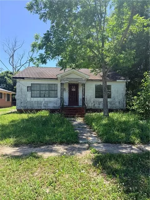 228 Birmingham St, Mobile, AL 36610