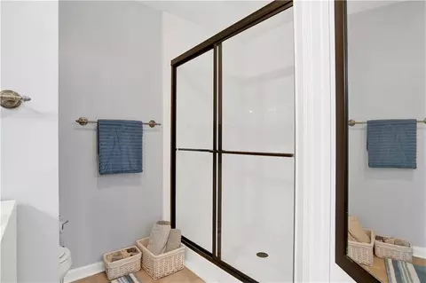 Bath - 643 Spring Lake Ct, Mobile, AL 36695 photo 2 of 3