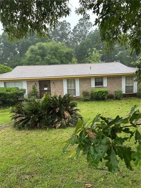 4933 Pineridge Dr N, Eight Mile, AL 36613