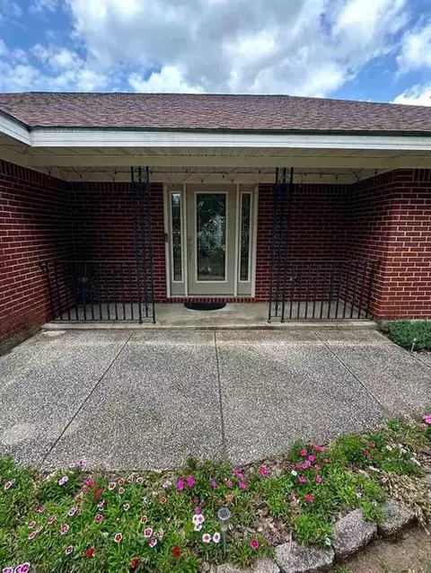 Exterior - 10550 Mclaughlin Ln, Mobile, AL 36608 photo 2 of 26