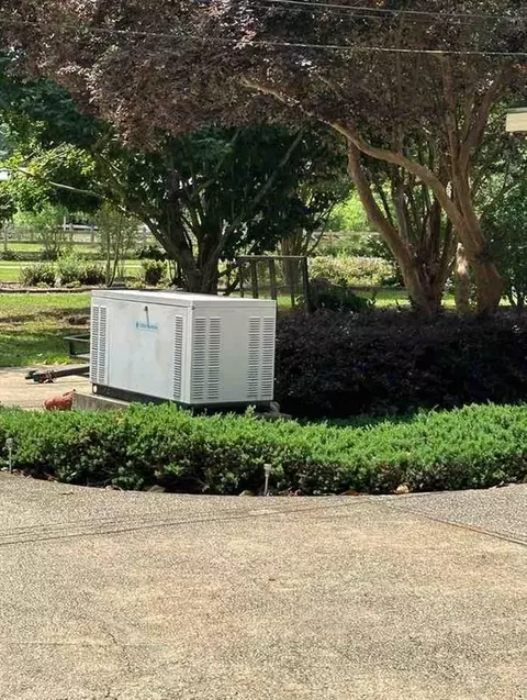 Exterior - 10550 Mclaughlin Ln, Mobile, AL 36608 photo 6 of 26