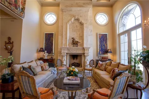 Living - 150 Austill Ave, Mobile, AL 36608 photo 5 of 9