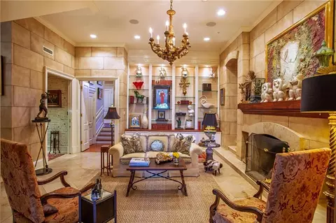 Living - 150 Austill Ave, Mobile, AL 36608 photo 8 of 9