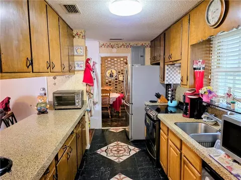 Kitchen - 1058 Gallen Ct, Mobile, AL 36608 photo 1 of 1