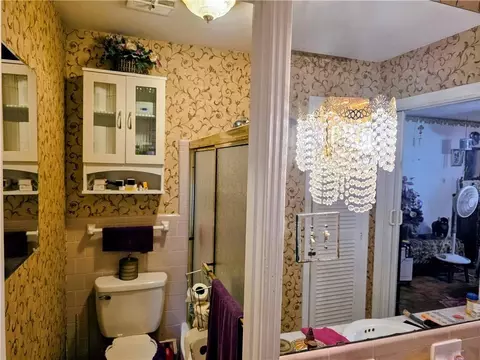 Bath - 1058 Gallen Ct, Mobile, AL 36608 photo 2 of 2