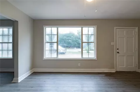 Living - 1602 Marengo Dr, Mobile, AL 36605 photo 4 of 7