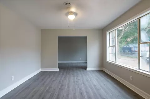 Living - 1602 Marengo Dr, Mobile, AL 36605 photo 2 of 7
