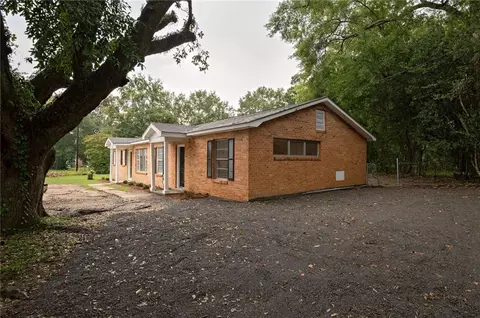 Exterior - 1602 Marengo Dr, Mobile, AL 36605 photo 3 of 4