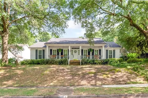 6221 Burntwood Dr N, Mobile, AL 36609