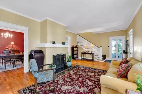 Living - 307 West St, Mobile, AL 36604 photo 2 of 2