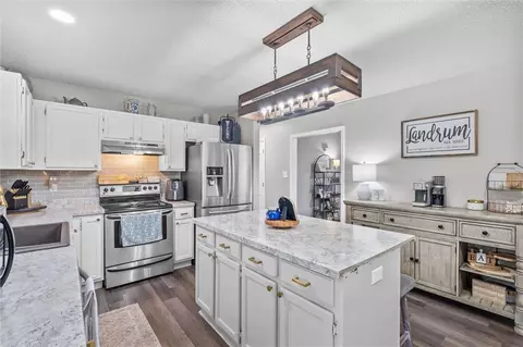 Kitchen - 1272 Timberline Ct, Axis, AL 36505 photo 3 of 5