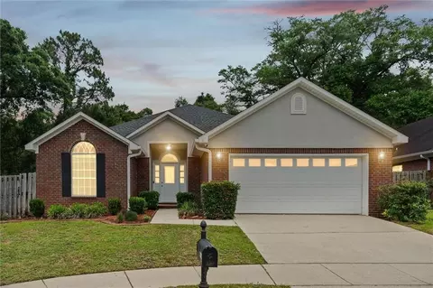 1103 Hillcrest Xing E, Mobile, AL 36695