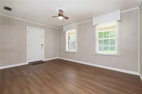 Living - 102 5th St, Chickasaw, AL 36611 photo 4 of 6