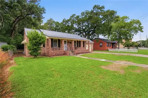 Exterior - 102 5th St, Chickasaw, AL 36611 photo 3 of 8