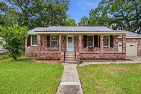 Exterior - 102 5th St, Chickasaw, AL 36611 photo 2 of 8