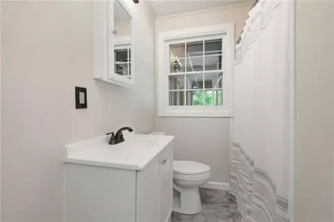 Bath - 102 5th St, Chickasaw, AL 36611 photo 1 of 2