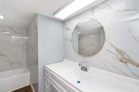 Bath - 6705 Thoroughbred Ct, Mobile, AL 36695 photo 1 of 3