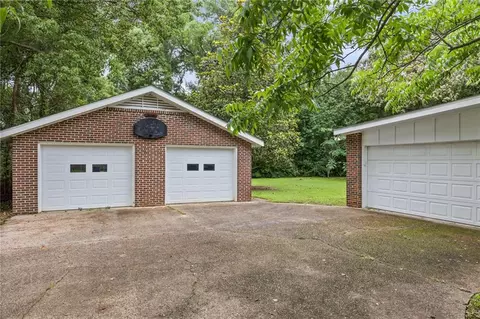 Exterior - 312 Sutherland Dr, Chickasaw, AL 36611 photo 4 of 6