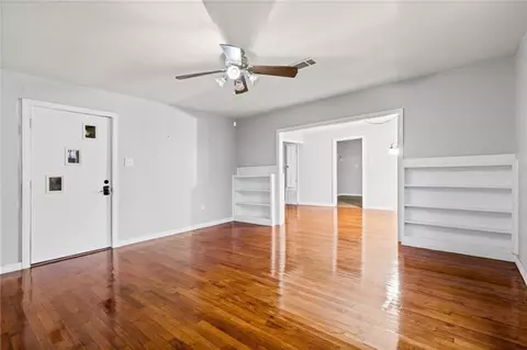 Living - 312 Sutherland Dr, Chickasaw, AL 36611 photo 4 of 4