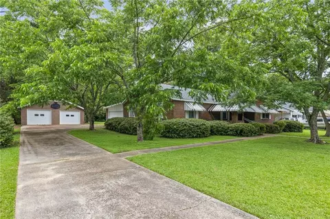 Exterior - 312 Sutherland Dr, Chickasaw, AL 36611 photo 3 of 6