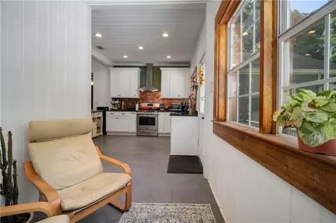 Entry Way - 2511 Myrtle St, Mobile, AL 36607 photo 3 of 3