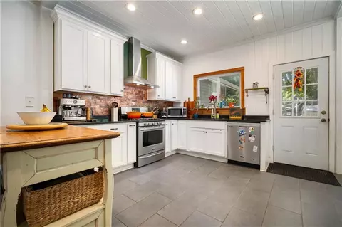Kitchen - 2511 Myrtle St, Mobile, AL 36607 photo 1 of 3