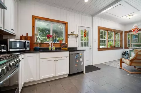 Kitchen - 2511 Myrtle St, Mobile, AL 36607 photo 3 of 3
