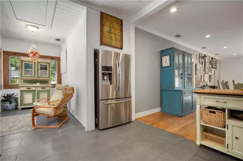Entry Way - 2511 Myrtle St, Mobile, AL 36607 photo 2 of 3