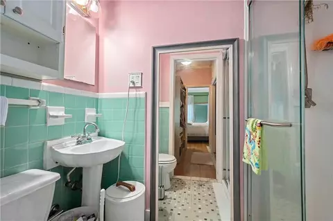 Bath - 2511 Myrtle St, Mobile, AL 36607 photo 1 of 2