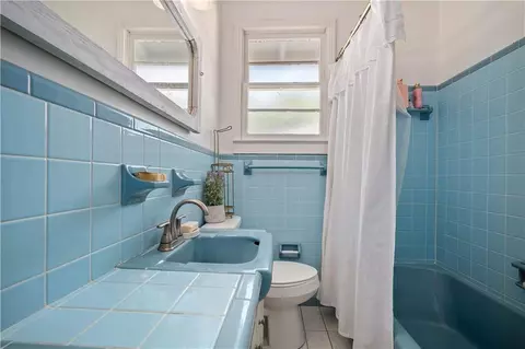 Bath - 2511 Myrtle St, Mobile, AL 36607 photo 2 of 2