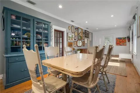 Dining - 2511 Myrtle St, Mobile, AL 36607 photo 2 of 2