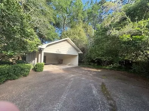 3729 Claridge Rd S, Mobile, AL 36608 photo 2