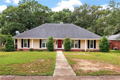 2400 Carrington Dr, Mobile, AL 36695
