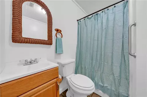 Bath - 657 Raines Dr, Mobile, AL 36609 photo 2 of 2