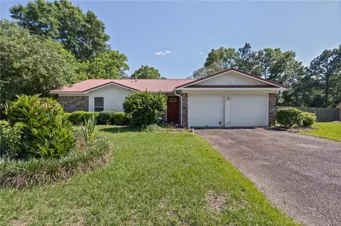 8383 Twin Lakes Dr, Mobile, AL 36695