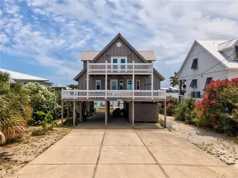336 Port Royal St, Dauphin Island, AL 36528