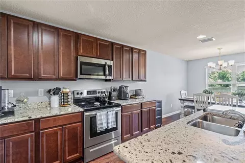 Kitchen - 8405 Calgary Dr, Mobile, AL 36695 photo 3 of 4
