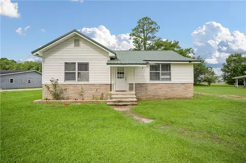 14240 Wintzell Ave S, Bayou La Batre, AL 36509