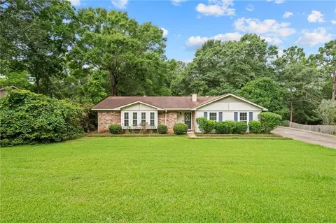 Exterior - 2602 Meadowview Dr, Mobile, AL 36695 photo 6 of 8