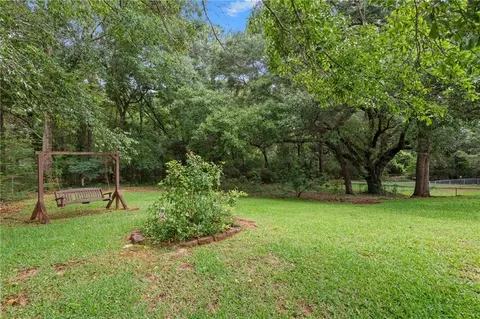 Exterior - 2602 Meadowview Dr, Mobile, AL 36695 photo 5 of 8
