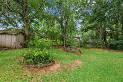 Exterior - 2602 Meadowview Dr, Mobile, AL 36695 photo 4 of 8