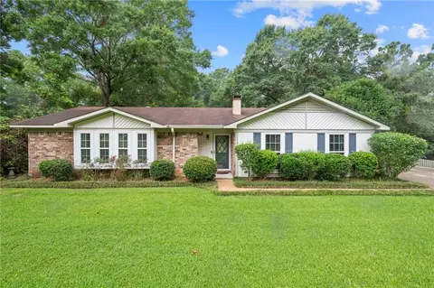 2602 Meadowview Dr, Mobile, AL 36695