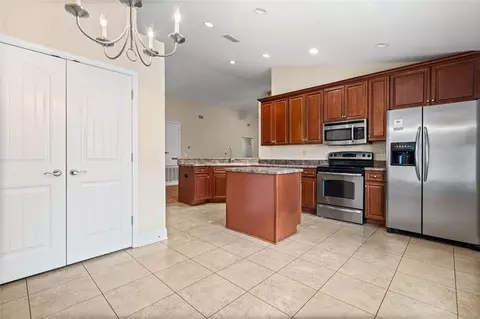 Kitchen - 2551 Bluebeard Ln E, Mobile, AL 36695 photo 4 of 4