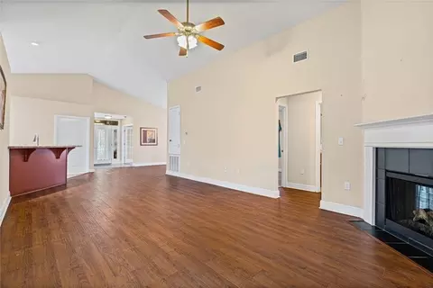 Living - 2551 Bluebeard Ln E, Mobile, AL 36695 photo 2 of 3