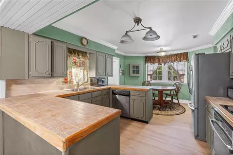 Kitchen - 3806 Claridge Rd N, Mobile, AL 36608 photo 1 of 3