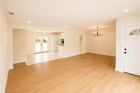 Living - 1108 Chalet Dr E, Mobile, AL 36608 photo 6 of 9