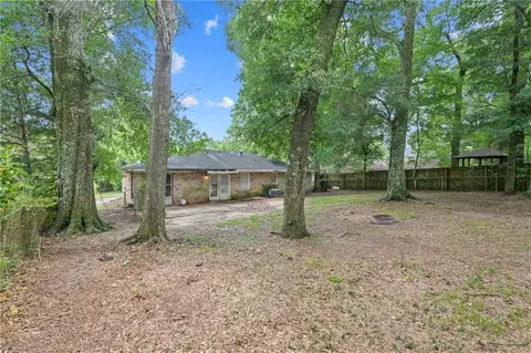 Exterior - 117 Vanderbilt Dr, Mobile, AL 36608 photo 3 of 7