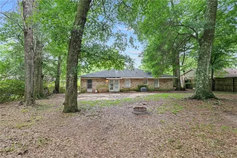 Exterior - 117 Vanderbilt Dr, Mobile, AL 36608 photo 4 of 7