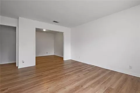 Living - 117 Vanderbilt Dr, Mobile, AL 36608 photo 3 of 3